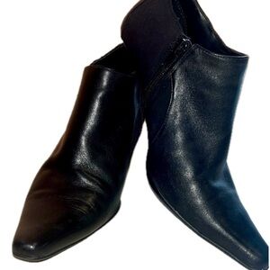 👢 EUC COWBOY BOOTS NINE WEST Women’s leather upper mid heel zip up booties…